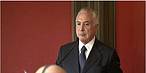 Na Noruega, Temer recebe a notícia do corte de recursos do Fundo Amazônia.<br />© Agência Brasil” border=”0″ align=”left” hspace=”4″ vspace=”2″><em>Por Jaime Gesisky e Clarissa Presotti</em><br /> <br />Constrangido por chegar à Noruega tendo deixado no Brasil um acordo selado com ruralistas para reduzir a Floresta Nacional de Jamanxim, no sudoeste do Pará, e de ter recebido pessoalmente o aviso de que os noruegueses vão cortar recursos do Fundo Amazônia, o governo brasileiro começa a recuar.           <br />       <br />Em entrevista ao jornal Folha de São Paulo, o ministro do Meio Ambiente, José Sarney Filho, afirmou que “o governo não tem prazo para apresentar um novo projeto de lei que reduz a proteção de parte da Flona de Jamanxim”.</p>
<p>Em vídeo divulgado no fim de semana, o ministro afirmou – ao lado do senador Flexa Ribeiro, defensor dos ocupantes ilegais na Flona – que o projeto de lei seria apresentado “em urgência constitucional” para ser votado no plenário da Câmara ainda nesta semana.</p>
<p>Uma fonte do alto escalão da área ambiental do governo informou que a manobra já estava traçada. O PL seria encaminhado ainda nesta sexta-feira (23) ao Congresso Nacional pelo presidente da Câmara, Rodrigo Maia (DEM-RJ), em exercício no Planalto na ausência de Michel Temer.</p>
<p>A intenção era blindar o presidente para evitar mais desgaste político e cumprir o acordo selado pelo governo com bancada do Pará em troca dos vetos às MPs 756 e 758 – que reduziriam 600 mil hectares de áreas protegidas na Amazônia.</p>
<p>Segundo o WWF-Brasil apurou, os parlamentares paraenses já planejavam emplacar no texto do PL costurado pelo Ministério do Meio Ambiente e Casa Civil dispositivos que flexibilizariam até mesmo a aplicação do Código Florestal naquela região, exigindo uma recuperação menor dos passivos ambientais registrados ali (saiba mais).</p>
<p><strong>Vexame</strong></p>
<p>Os vetos anunciados no início desta semana por Temer antes de deixar o país, porém não foram suficientes para evitar o vexame do governo brasileiro.</p>
<p>Em plena viagem oficial do presidente a Oslo, o governo da Noruega anunciou o corte de pelo menos 50% no valor enviado para o Brasil para o Fundo Amazônia. A declaração foi feita nesta quinta-feira, 22, em uma reunião entre as autoridades norueguesas e o ministro do Meio Ambiente, José Sarney Filho. </p>
<p>“Um dos principais apoiadores da conservação da Amazônia, a Noruega está dando o recado de que seu apoio vai depender não apenas do desempenho do país na luta contra o desmatamento, mas também na consistência dos compromissos do Brasil, sua coerência em termos de políticas públicas na área ambiental”, afirmou Marco Lentini, da Iniciativa de Florestas do WWF-Brasil.</p>
<p>Antes mesmo de Temer sair do Brasil, a Noruega já tinha cobrado oficialmente do Brasil explicações sobre o aumento do desmatamento na Amazônia e ameaçado suspender recursos para a proteção ambiental.</p>
<p>Nesta sexta, houve manifestações enquanto Temer se encontrava com a primeira-ministra da Noruega, Erna Solberg. Um grupo de ativistas exibiu cartazes pedindo o fim da destruição da floresta e respeito aos direitos humanos e indígenas.</p>
<p>O protesto em frente ao prédio onde Temer e Erna se reuniram para tratar de comércio e questões ambientais teve a participação da líder indígena brasileira Sonia Guajajara, coordenadora da Associação dos Povos Indígenas do Brasil – Apib.</p>
<p><strong>Campanha </strong></p>
<p>Uma campanha internacional contra a redução das áreas protegidas no Pará liderada pelo WWF  angariou 20 mil assinaturas de cidadãos de todo o Brasil e do exterior. Engajou ainda celebridades como Gisele Bündchen, que tuitou diretamente a Michel Temer, tendo ouvido dele a resposta de que vetaria as medidas. O que, então, era só meia verdade – devido ao acerto anunciado pelo ministro do Meio Ambiente de que o corte viria por meio de uma nova proposta de lei.</p>
<p>Nesta quinta-feira, o WWF-Brasil lançou mais um vídeo que reforça que a sociedade não vai aceitar a redução de áreas protegidas no Brasil, seja por Medida Provisória ou por Projeto de Lei.<br /> </div>
<div class=